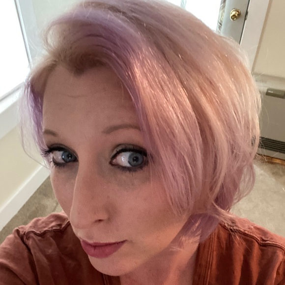 Meet your Posher, Melyssa - Picture 1 of 1